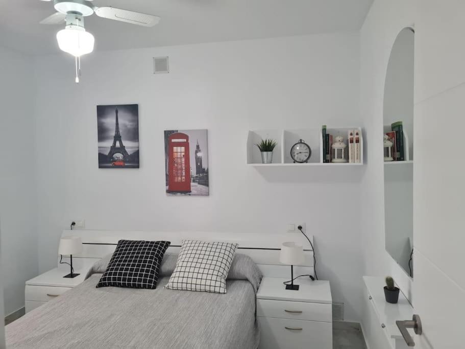 Encantador Apartamento Residencial Con Piscina 토레몰리노스 외부 사진