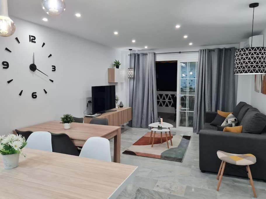 Encantador Apartamento Residencial Con Piscina 토레몰리노스 외부 사진